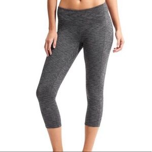 Athleta Blk Heather Revelation Capri Leggings - XS